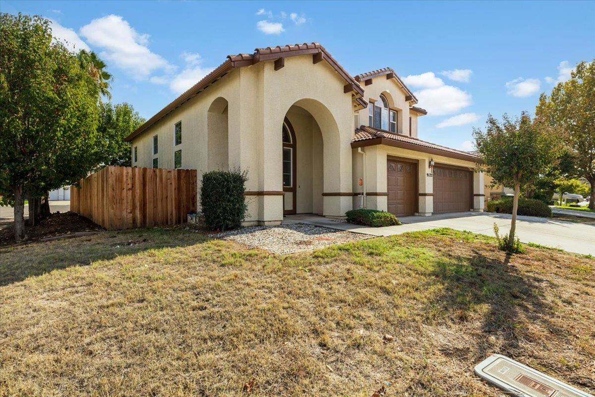 9122 Four Seasons Drive