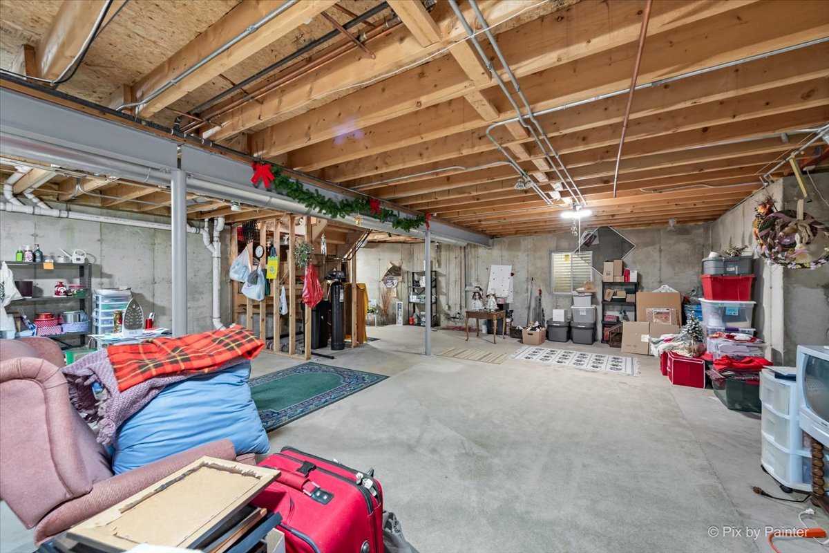 328 W Harvard Circle