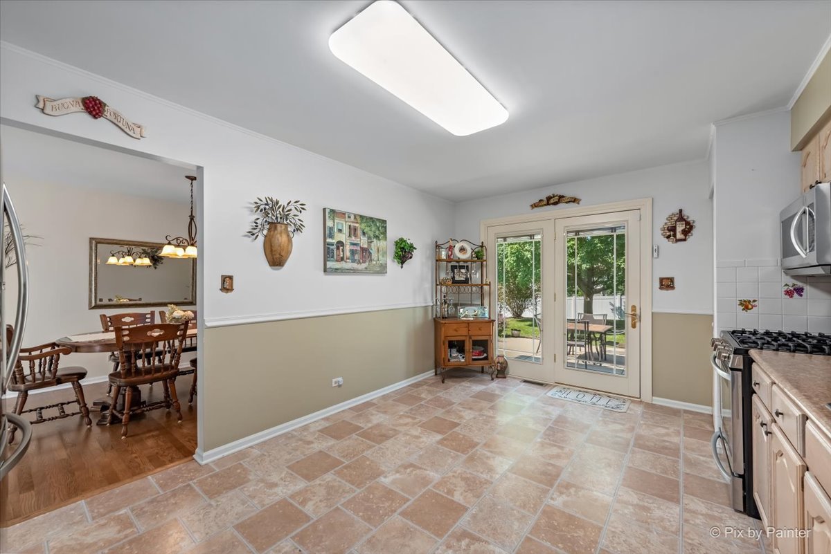 328 W Harvard Circle