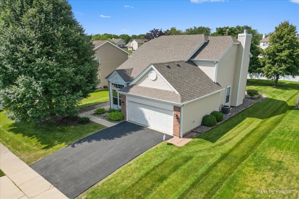 328 W Harvard Circle