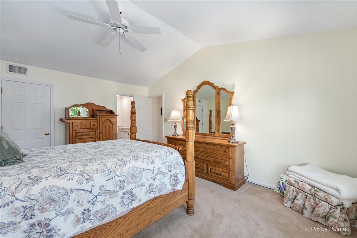 328 W Harvard Circle