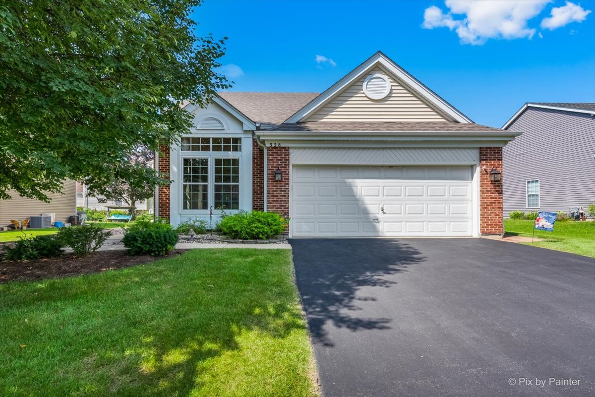 328 W Harvard Circle