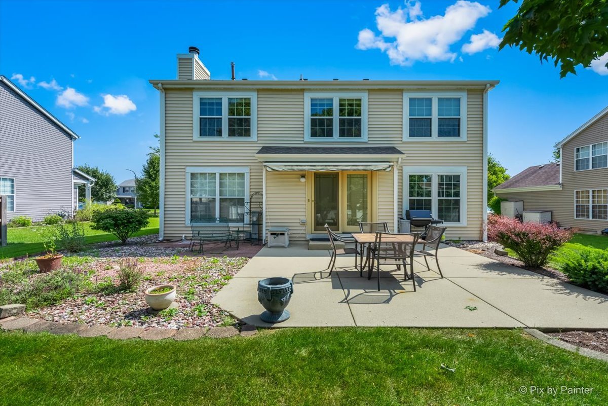 328 W Harvard Circle