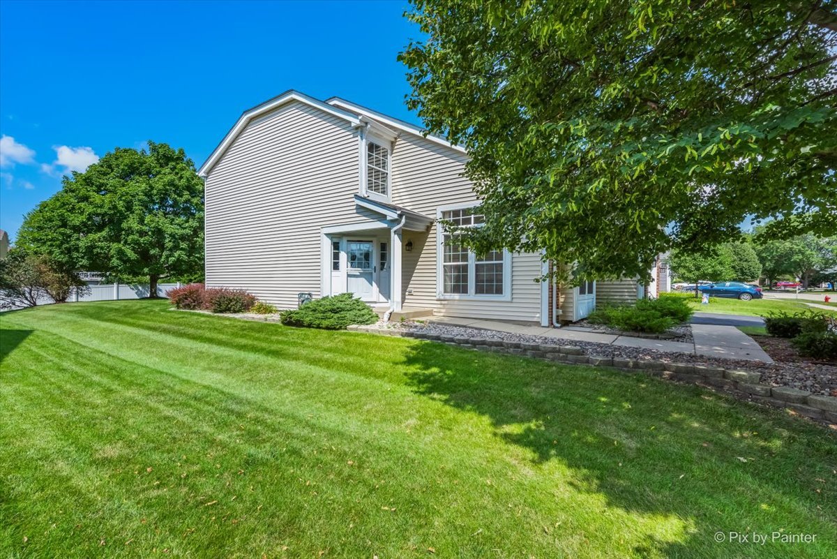 328 W Harvard Circle