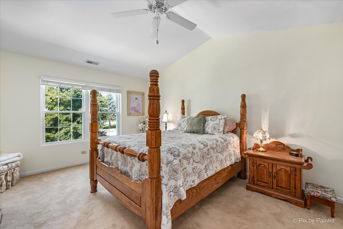 328 W Harvard Circle