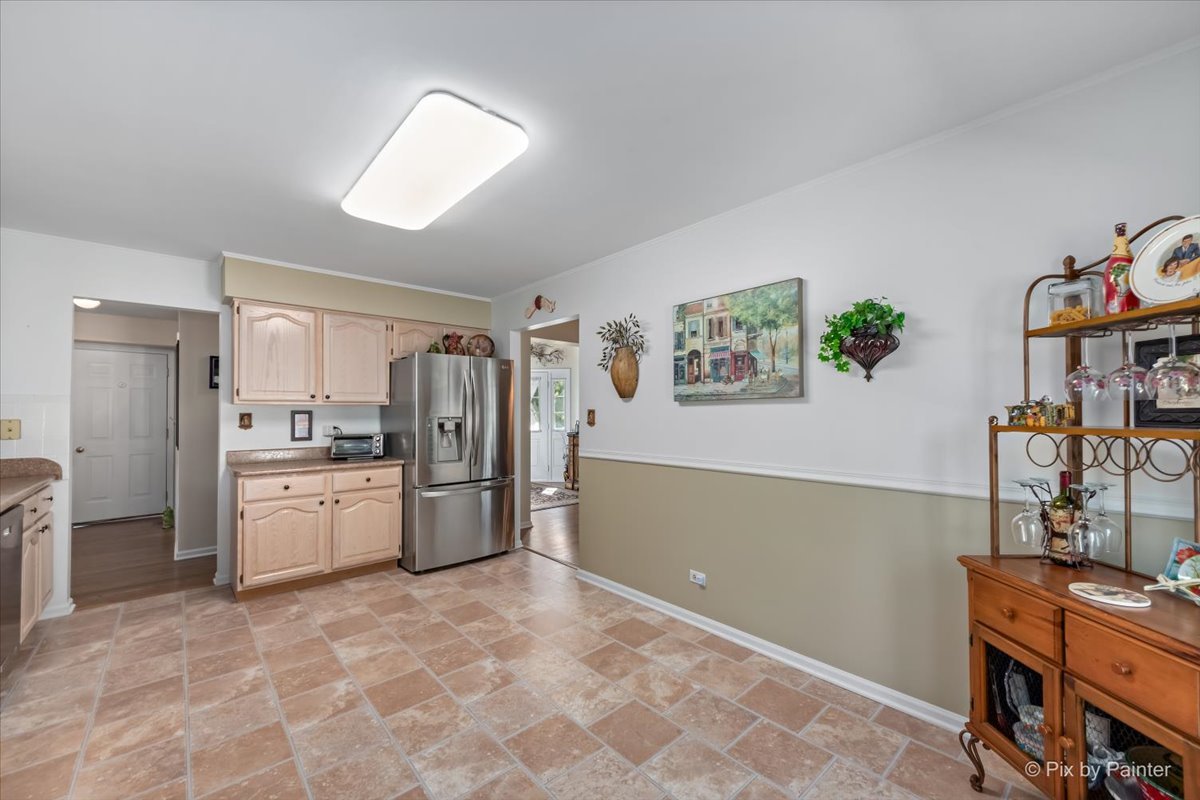 328 W Harvard Circle