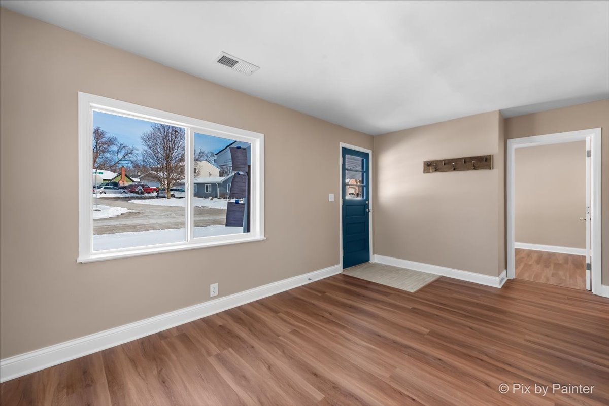 335 W Riverside Drive