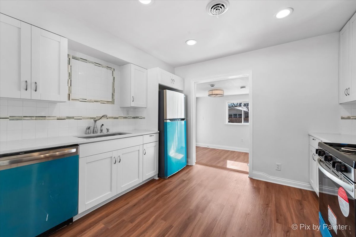 335 W Riverside Drive