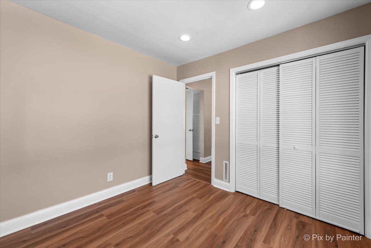 335 W Riverside Drive