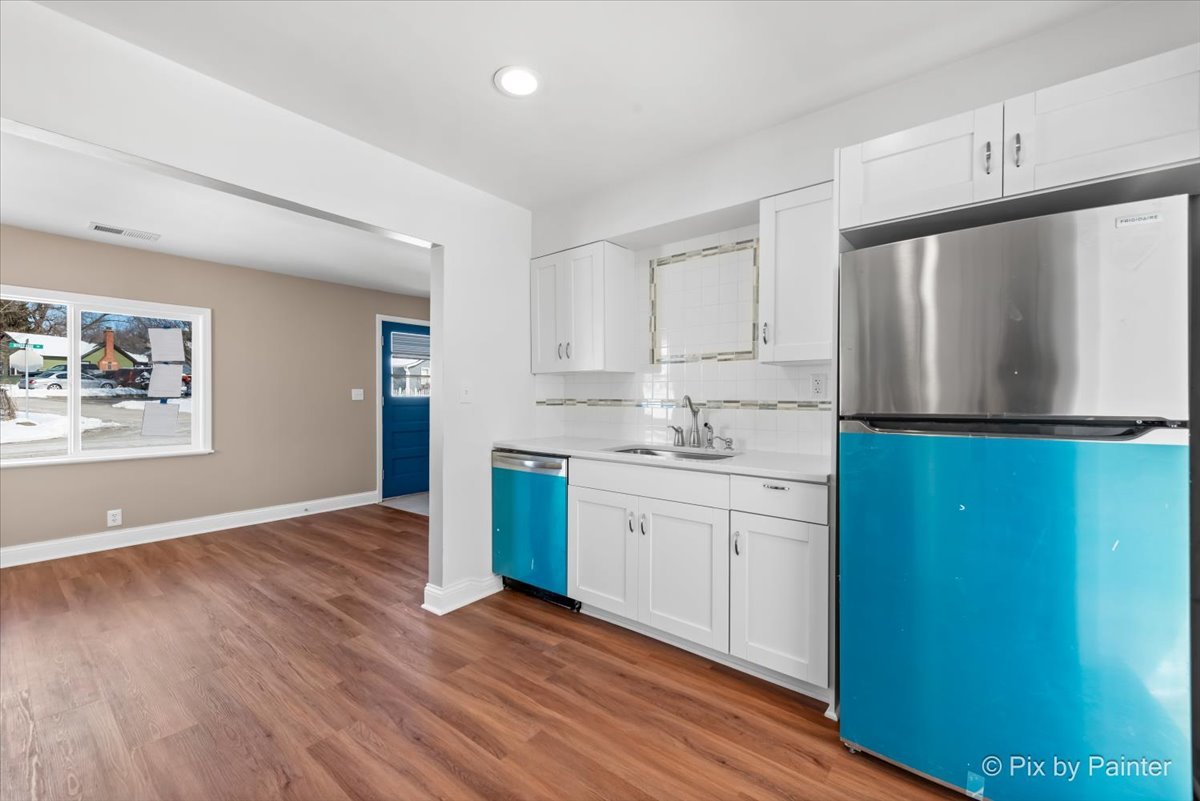 335 W Riverside Drive