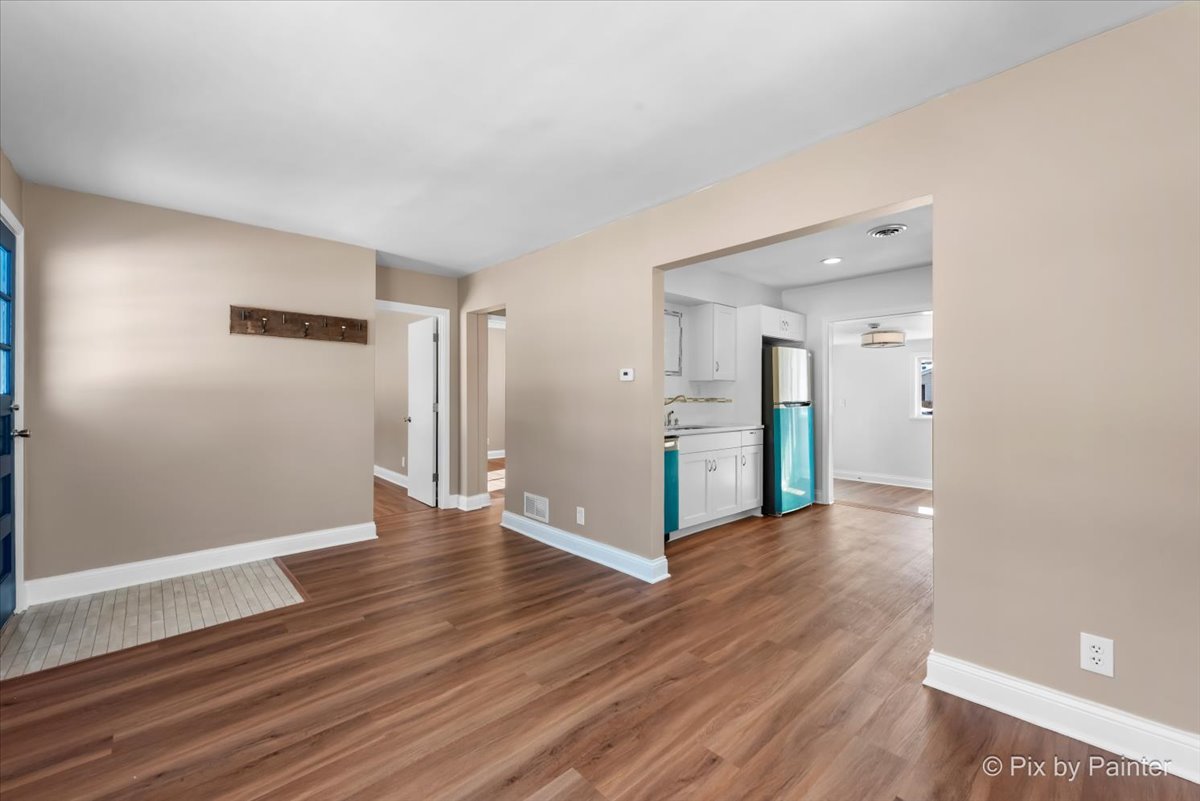 335 W Riverside Drive