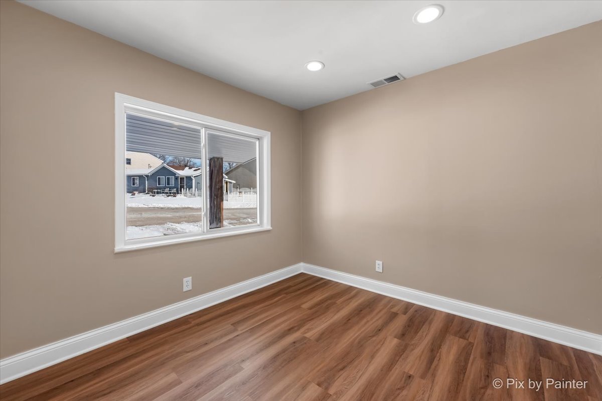 335 W Riverside Drive