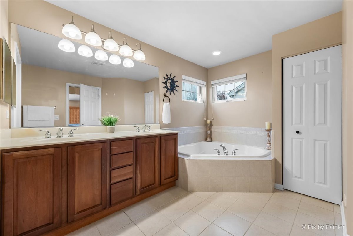10707 Mayfield Lane