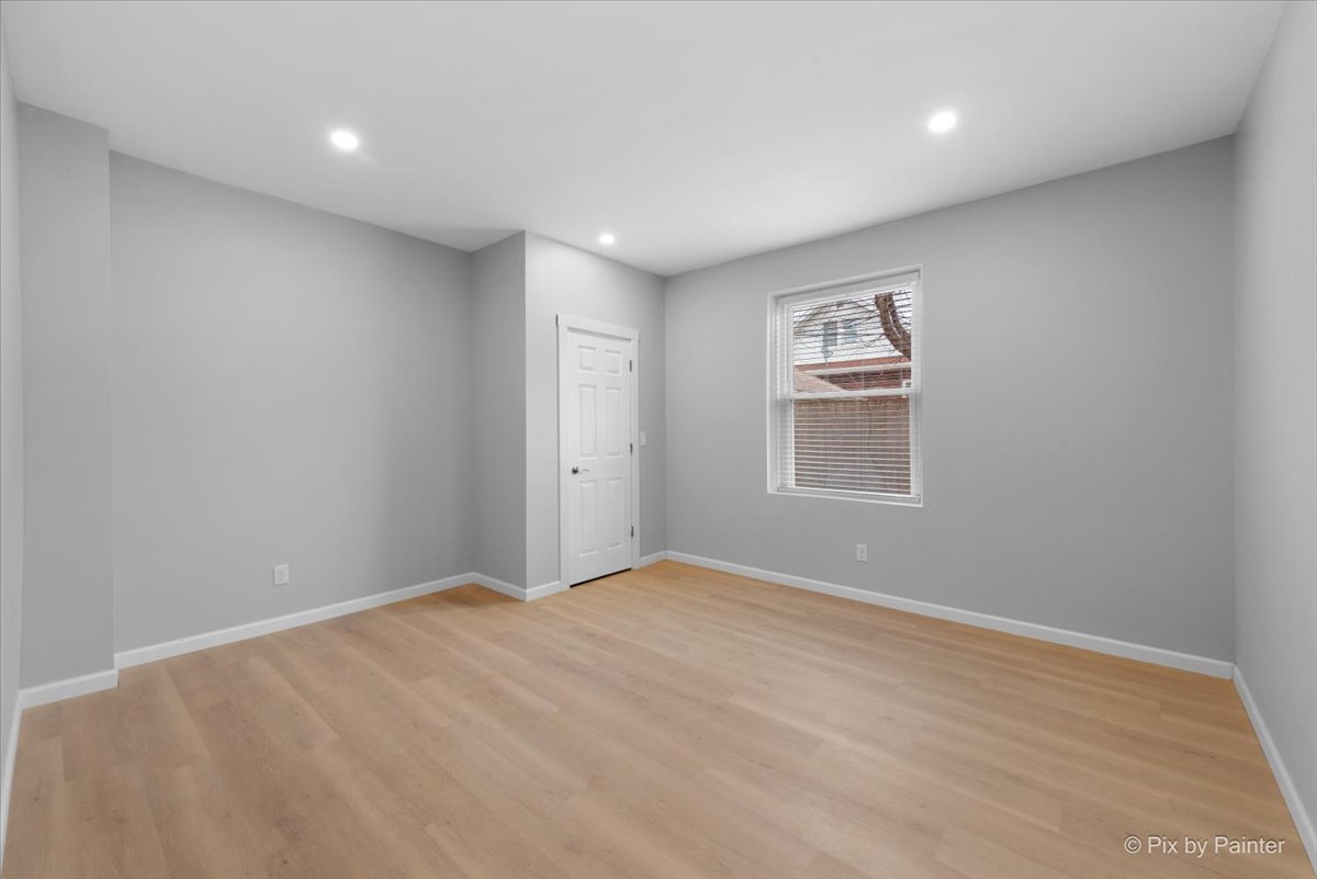 85 E TERRA COTTA Avenue