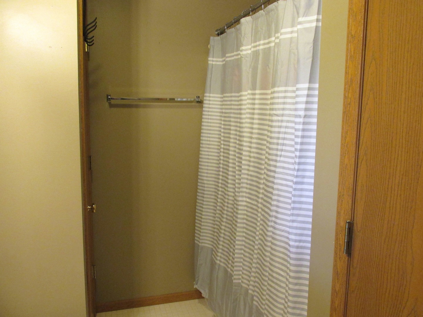 1350 CUNAT Court Unit: 2D
