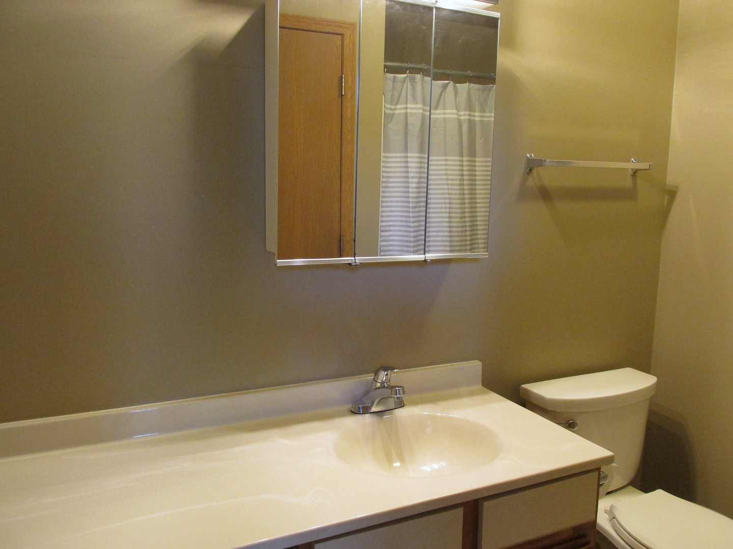 1350 CUNAT Court Unit: 2D