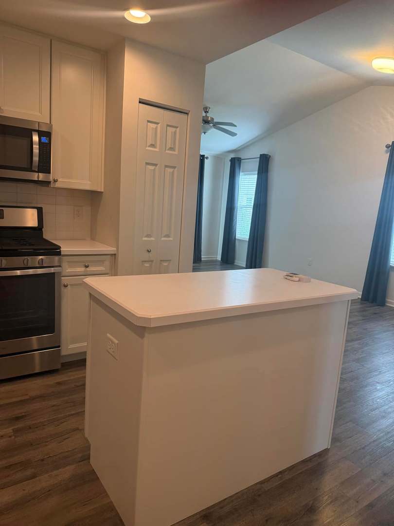 628 Florence Street Unit: 2