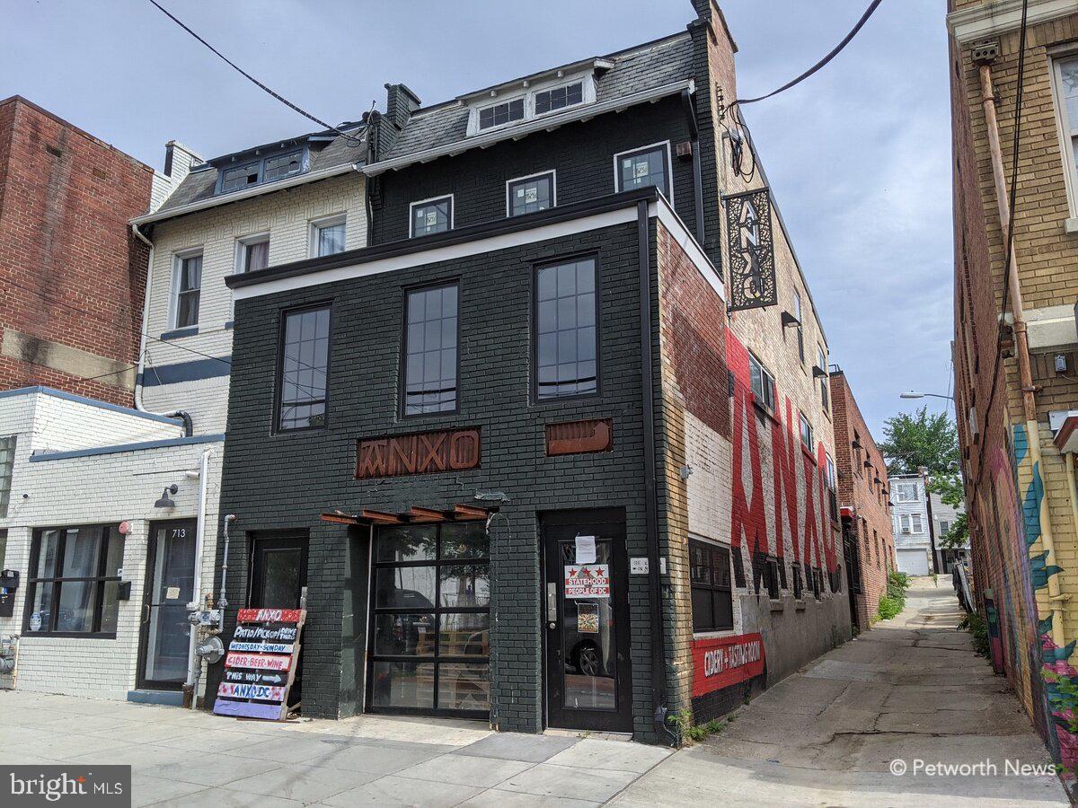 643 Hamilton St NW