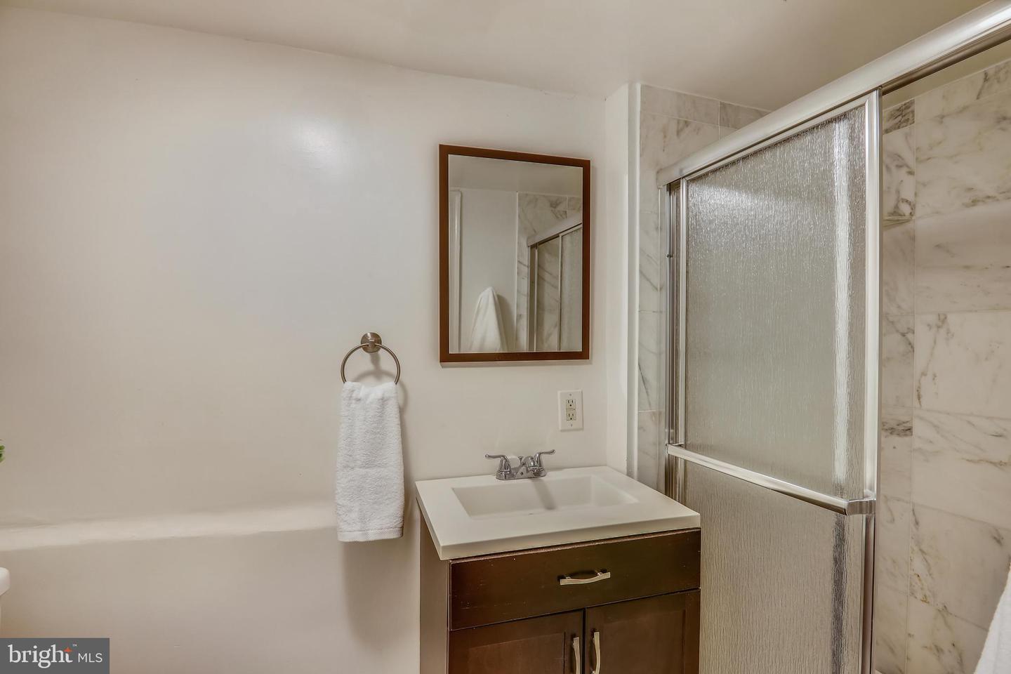 1013 Fairmont St NW