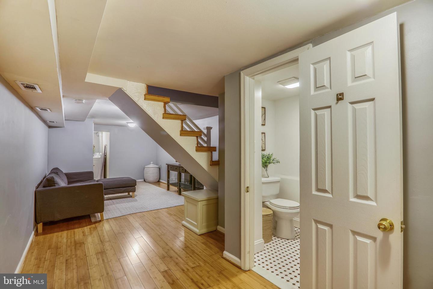 1013 Fairmont St NW