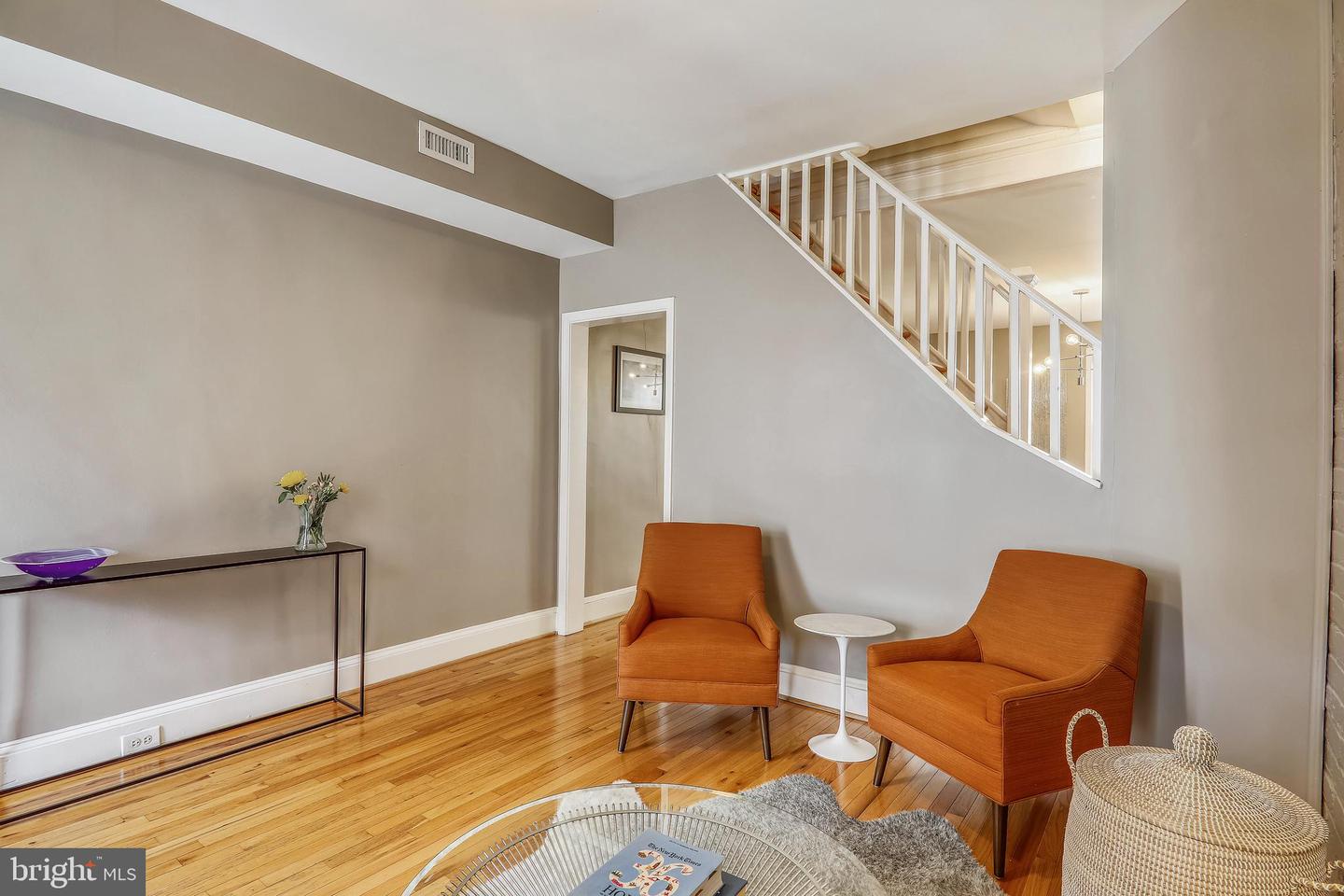 1013 Fairmont St NW