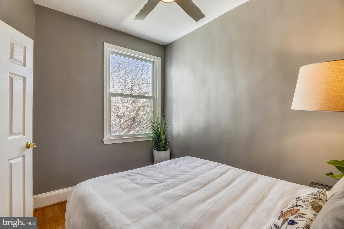 1013 Fairmont St NW