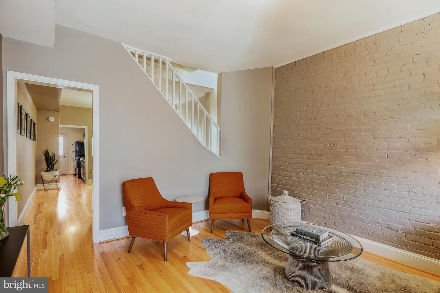 1013 Fairmont St NW