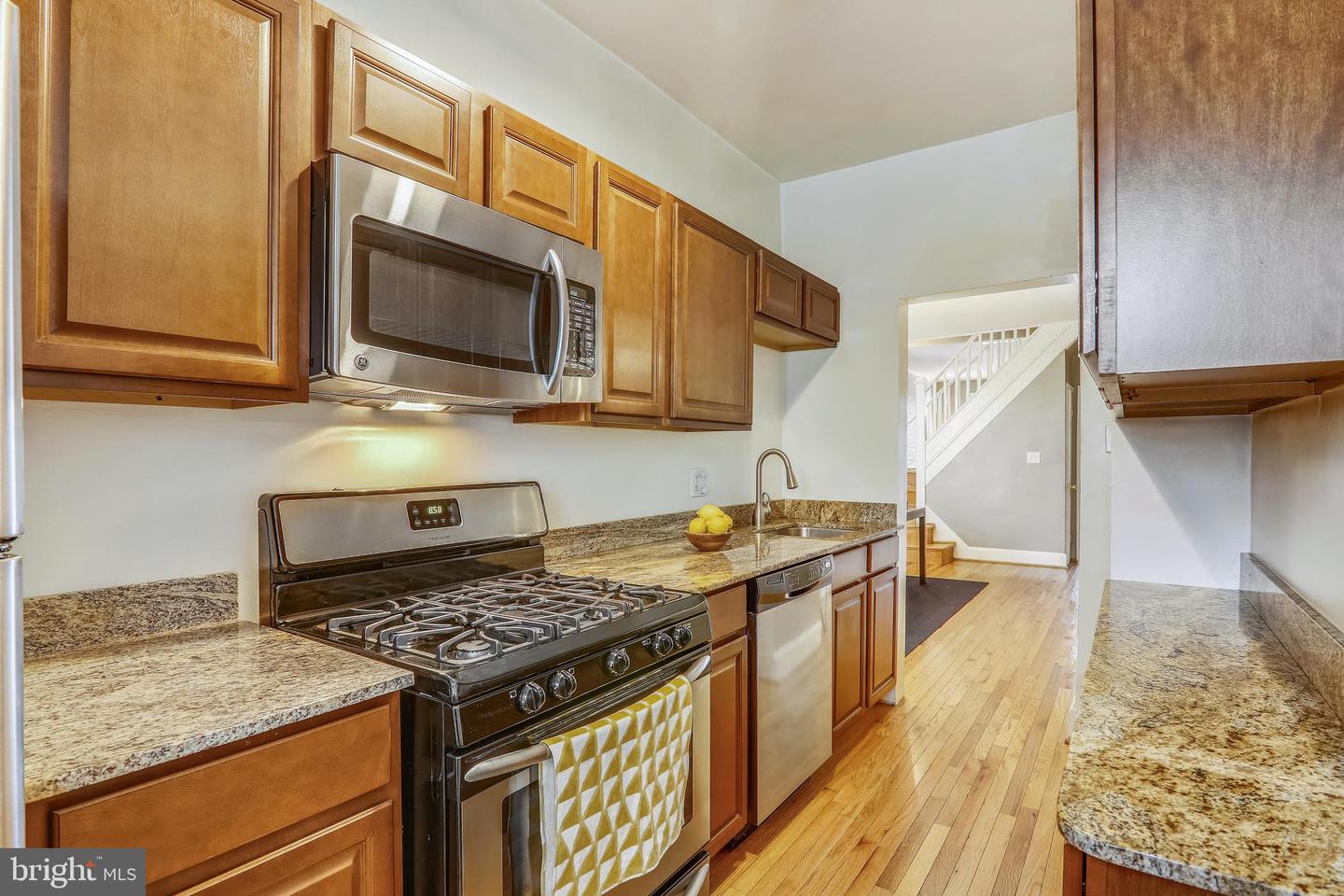 1013 Fairmont St NW