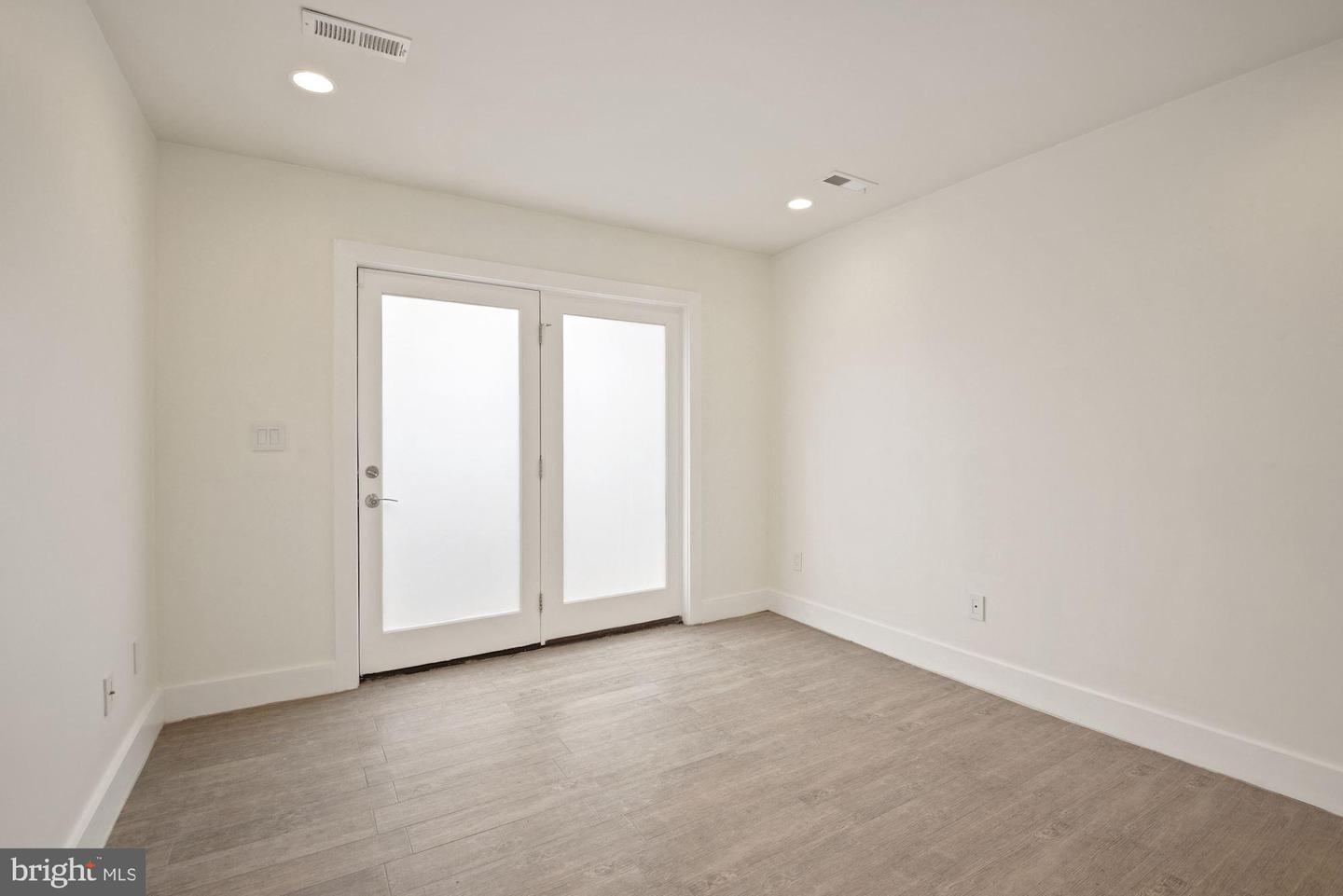1355 Oak St NW #2
