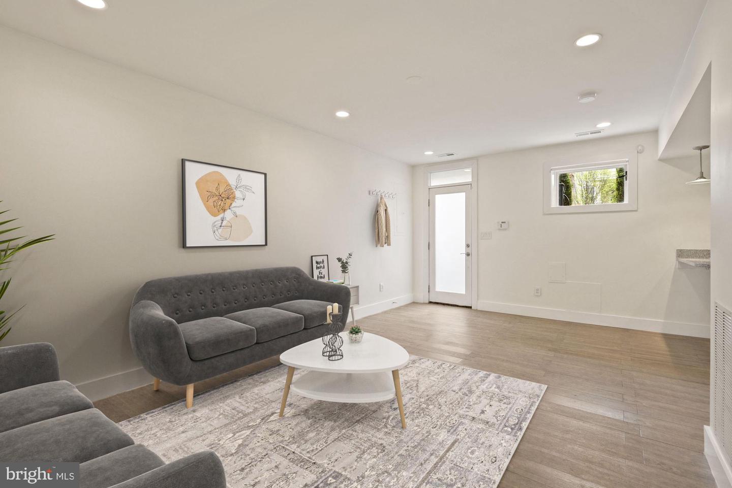 1355 Oak St NW #2