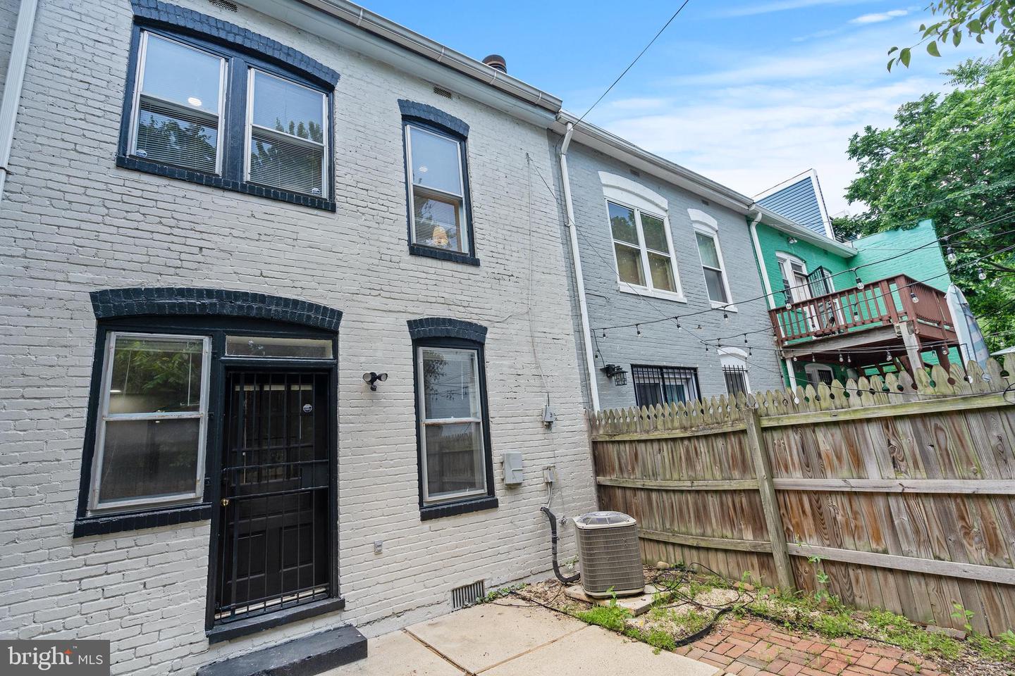 1006 13th St SE