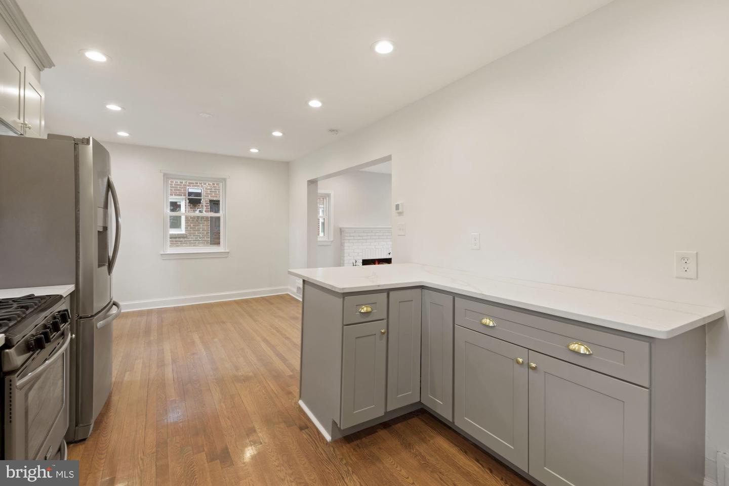 3151 Westover Dr SE