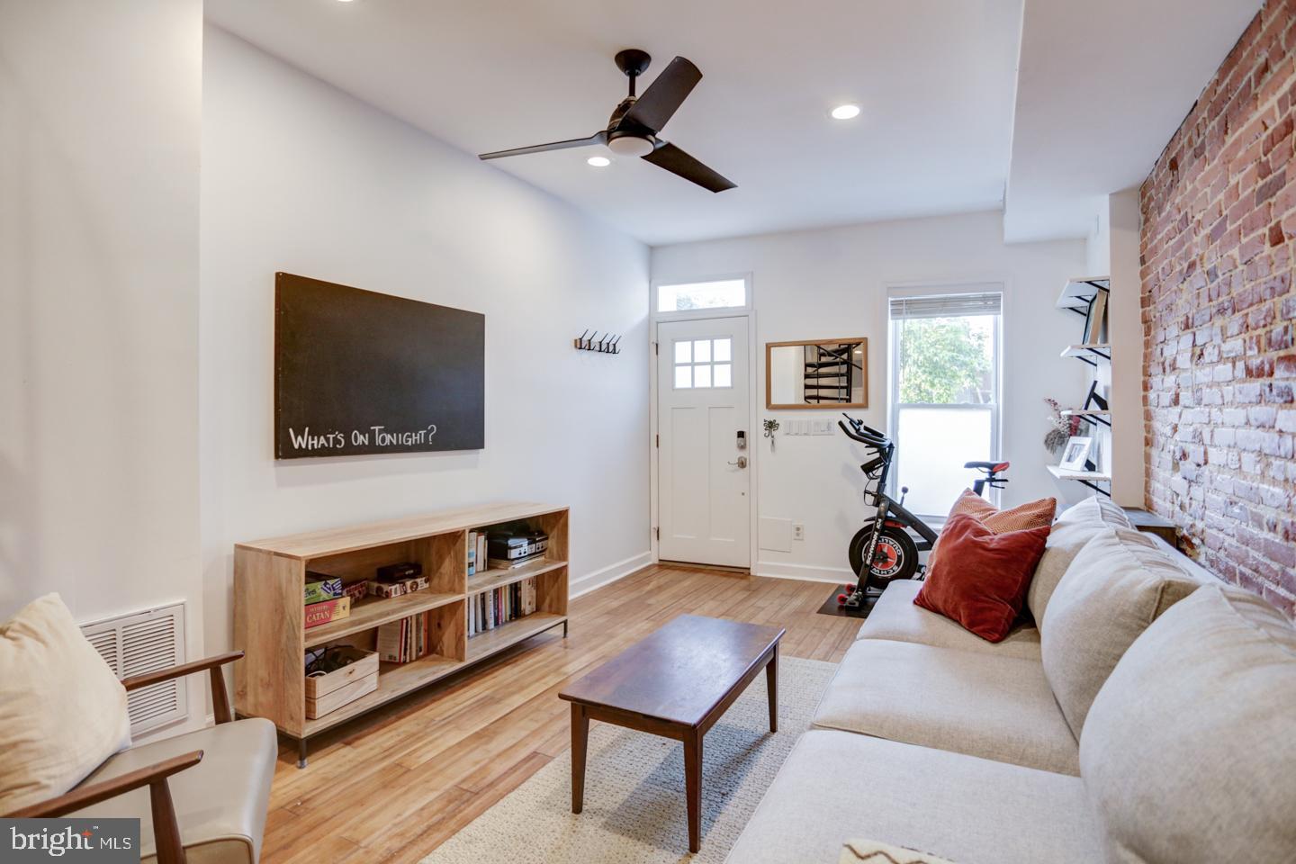1511 Independence Ave SE