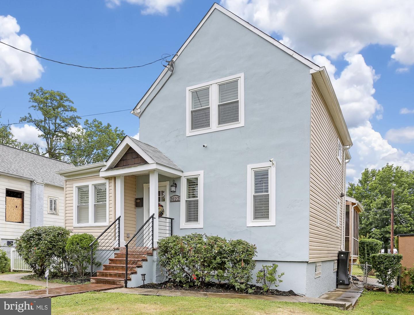 3122 Newton St NE