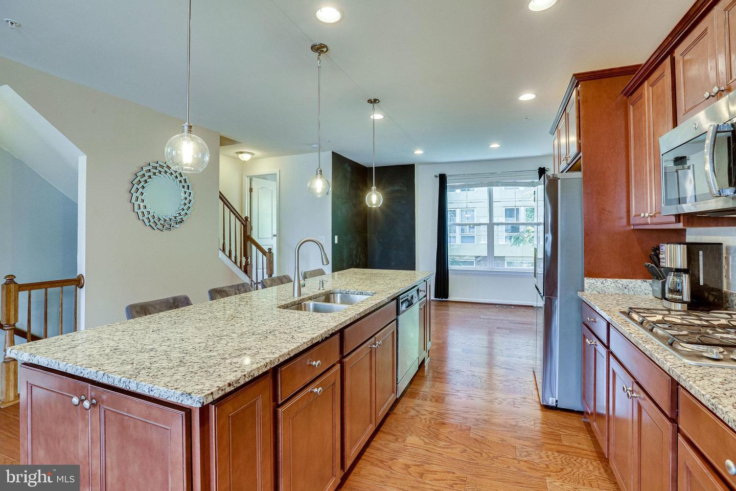 657 Anacostia Ave NE
