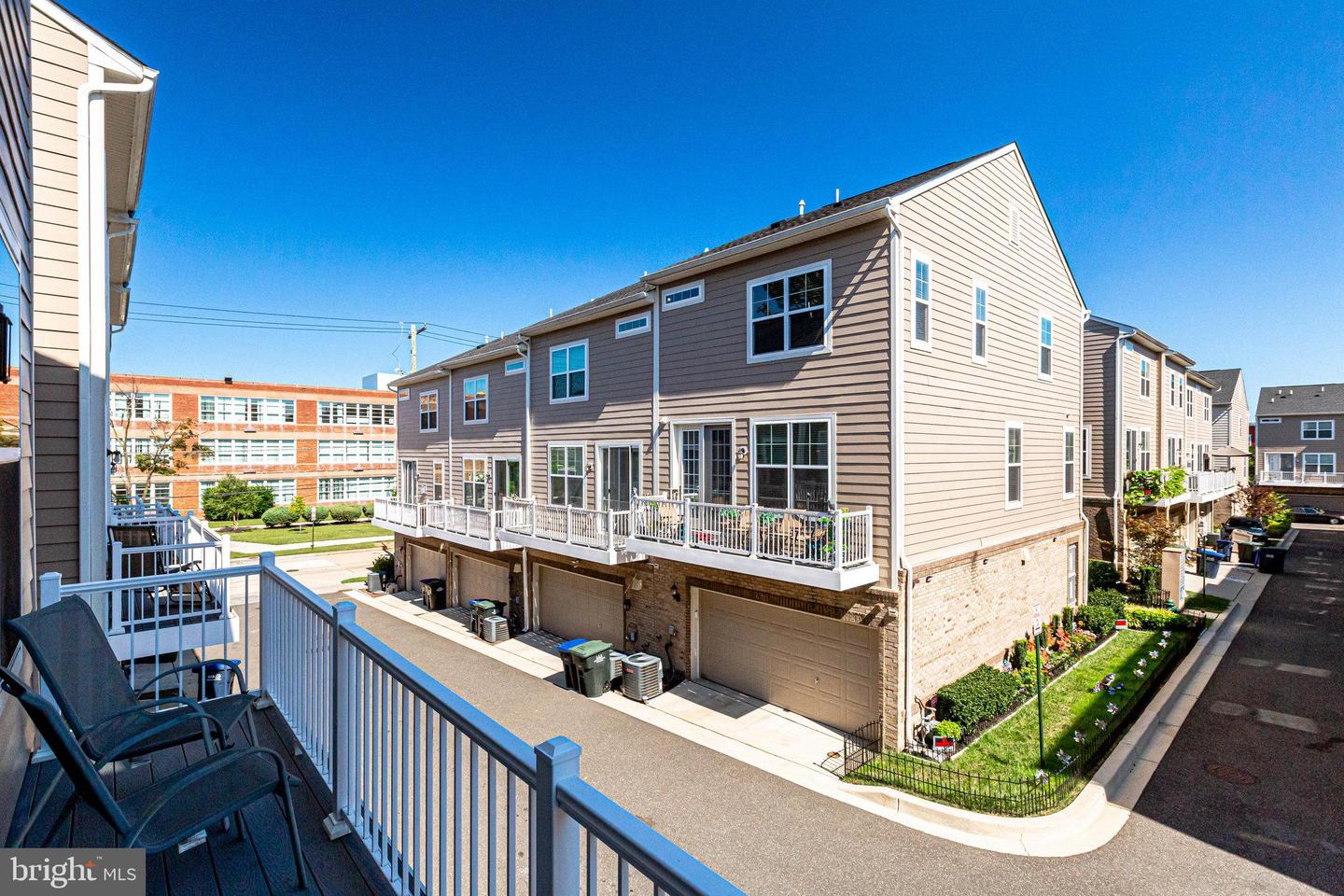 657 Anacostia Ave NE