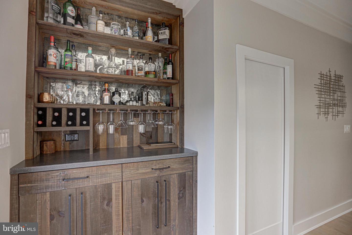 1728 Independence Ave SE