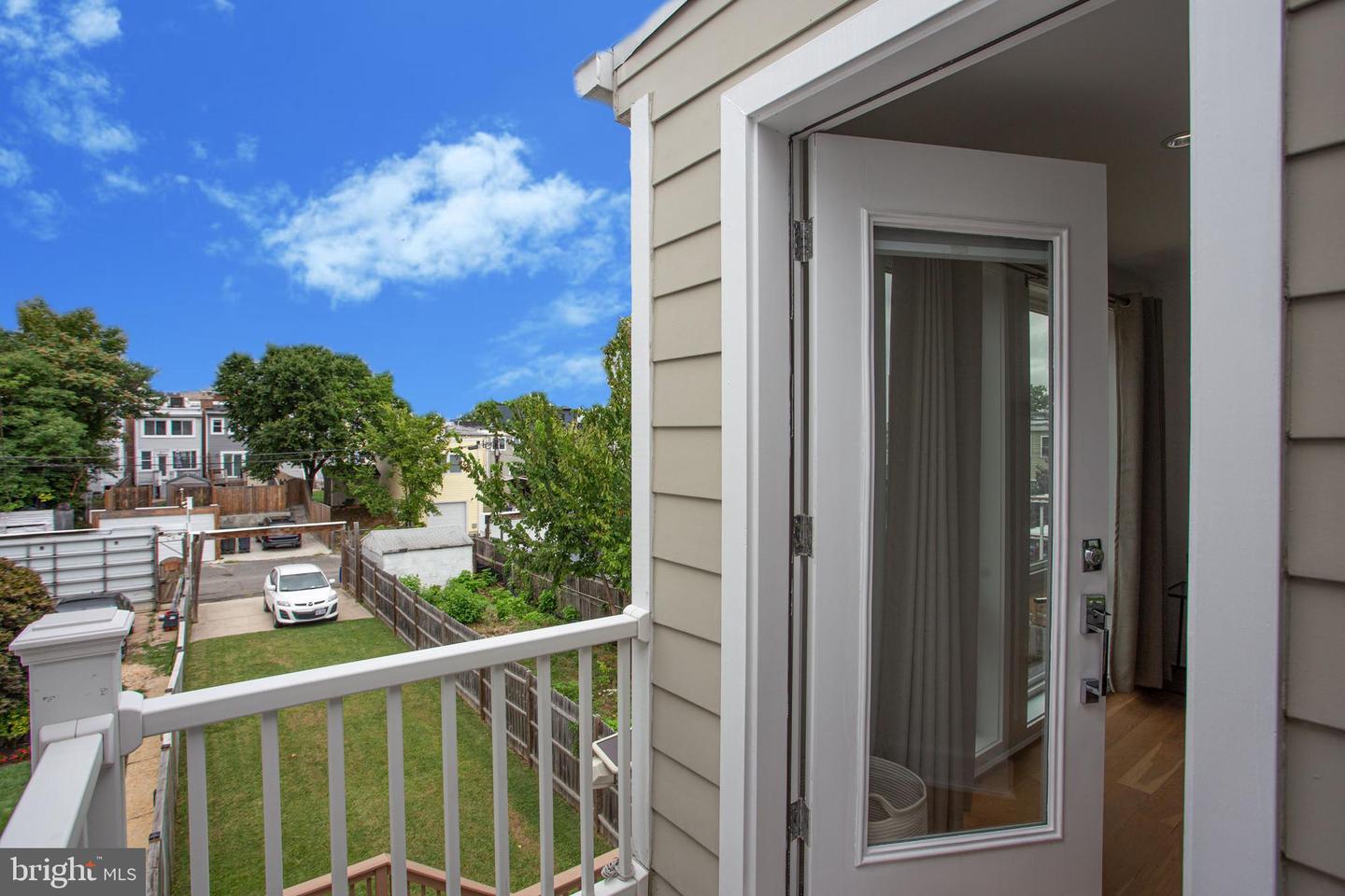 1728 Independence Ave SE