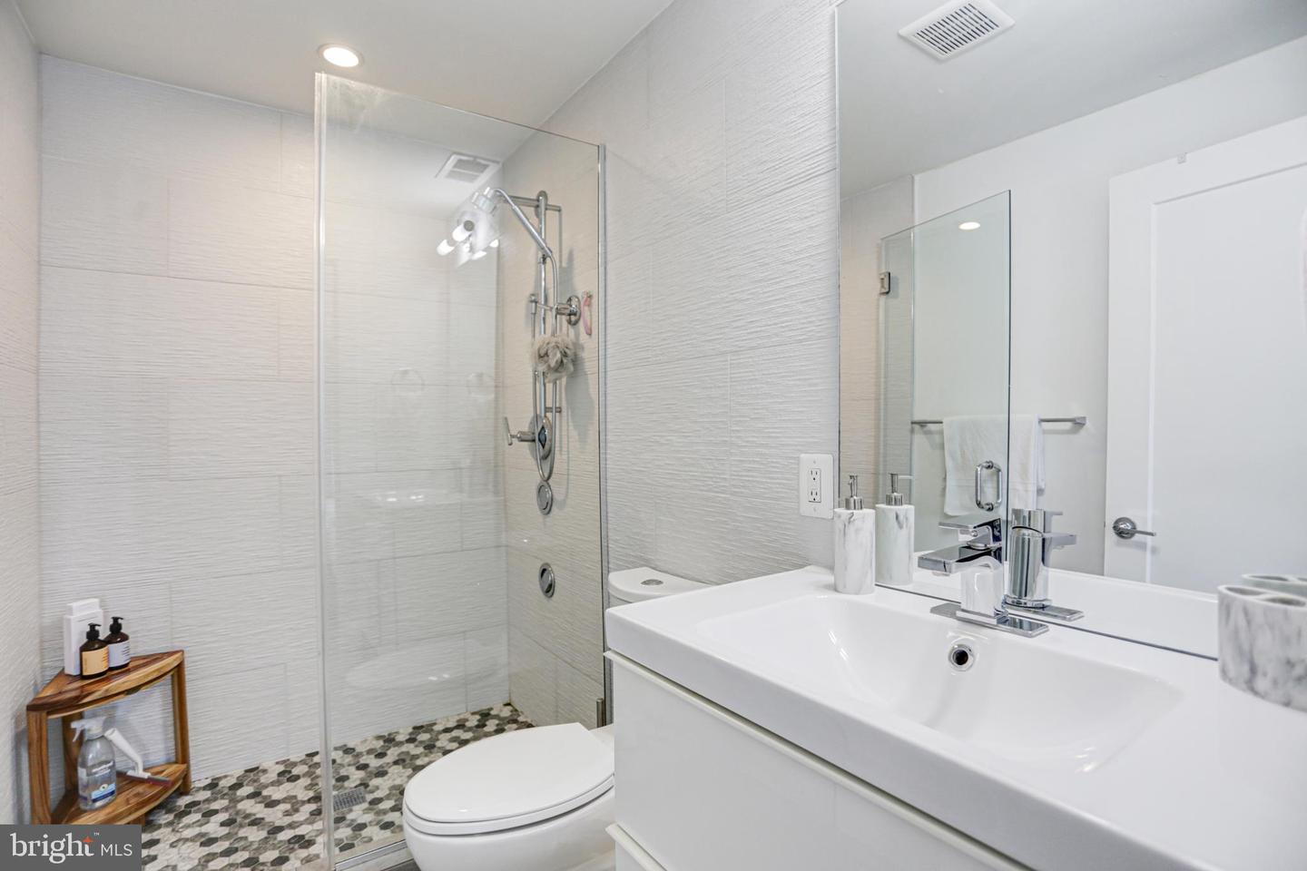 1728 Independence Ave SE