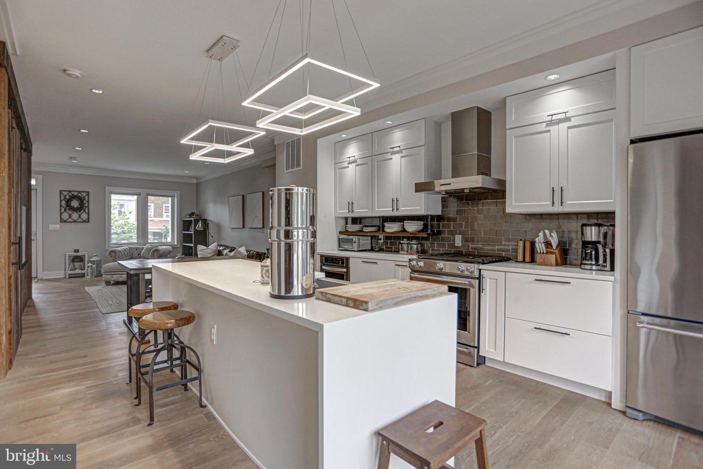 1728 Independence Ave SE