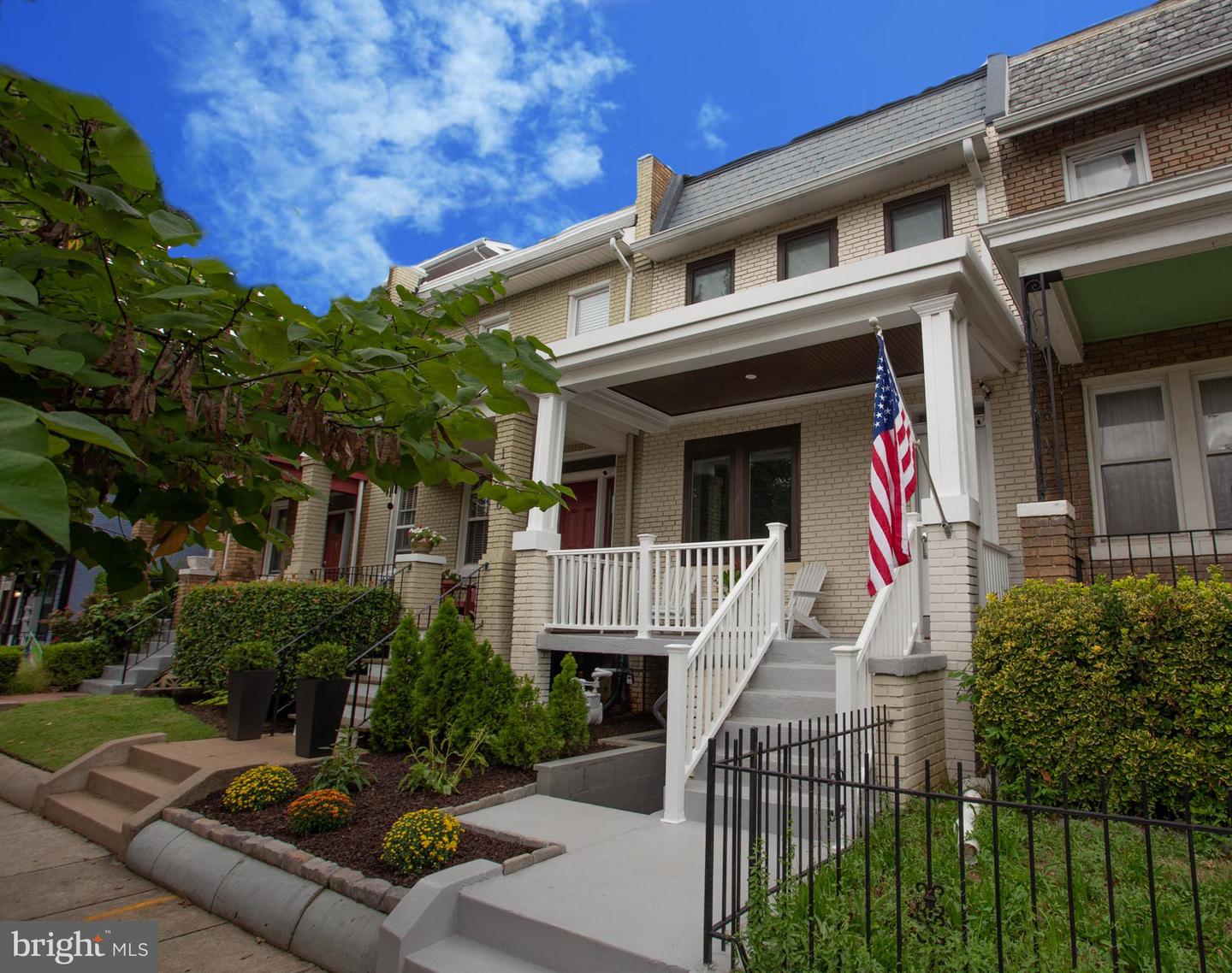 1728 Independence Ave SE