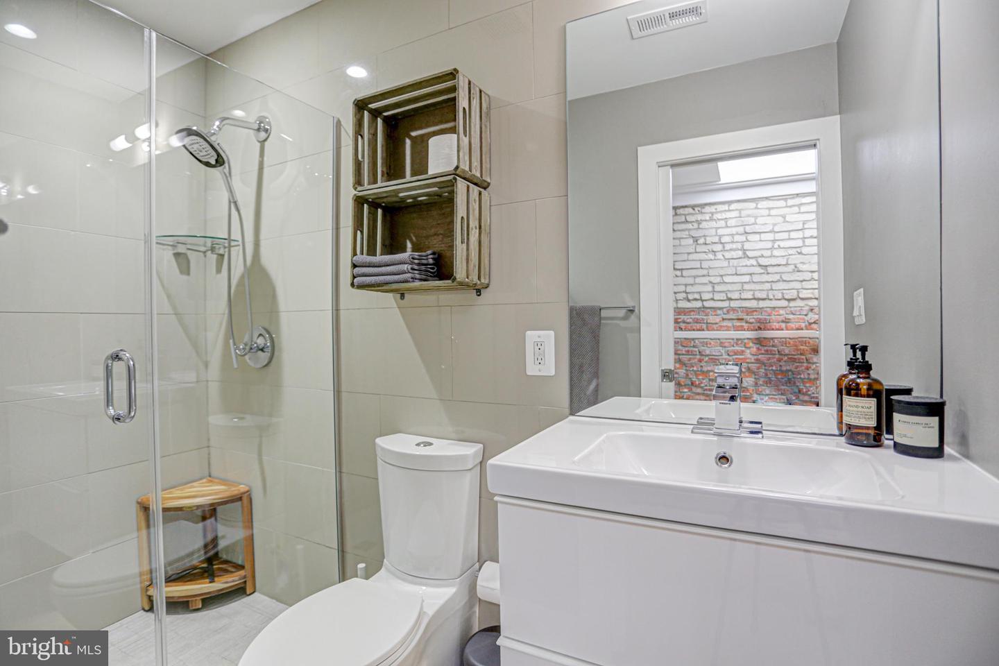 1728 Independence Ave SE