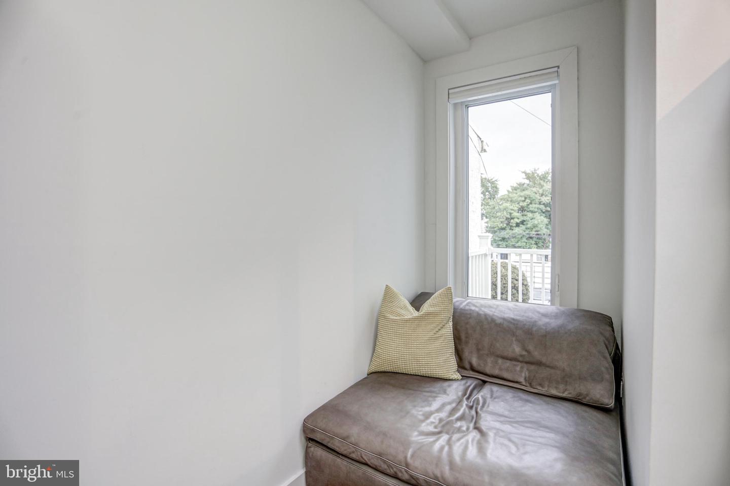 1728 Independence Ave SE