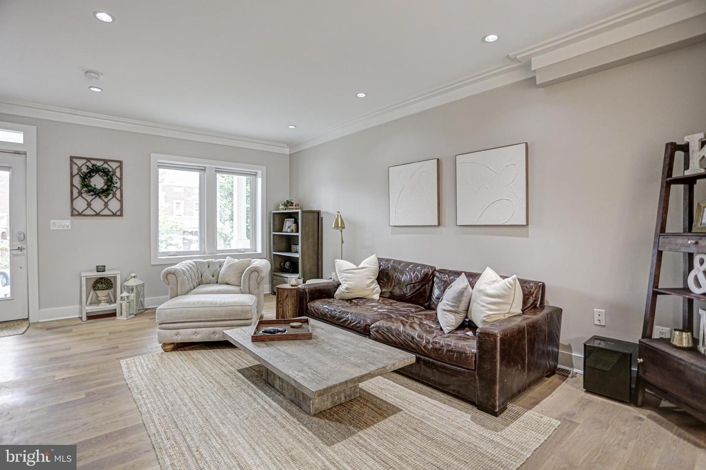 1728 Independence Ave SE