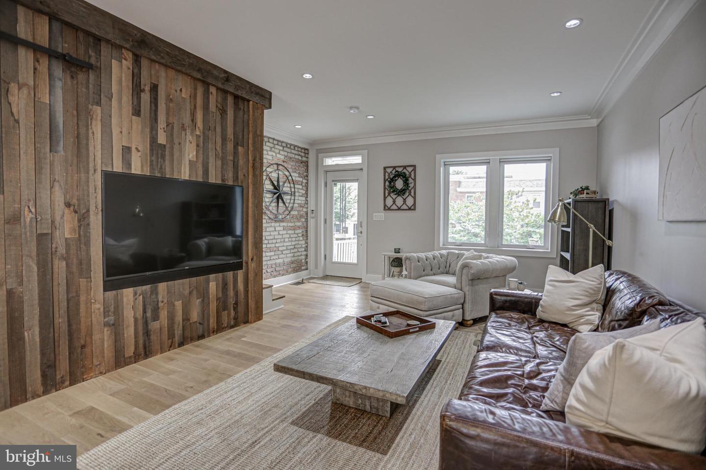 1728 Independence Ave SE