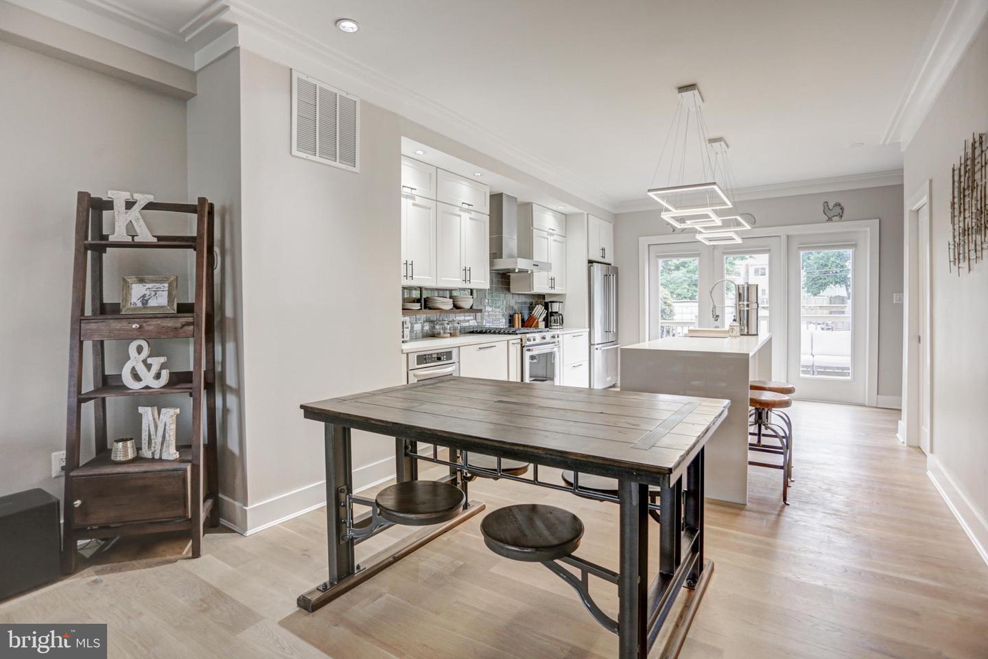 1728 Independence Ave SE