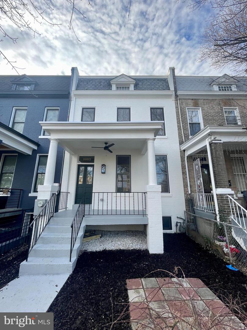 1603 G St SE
