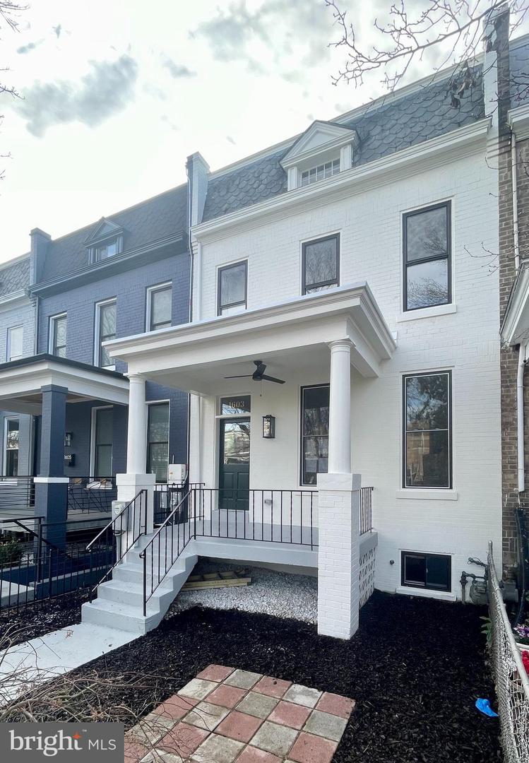 1603 G St SE