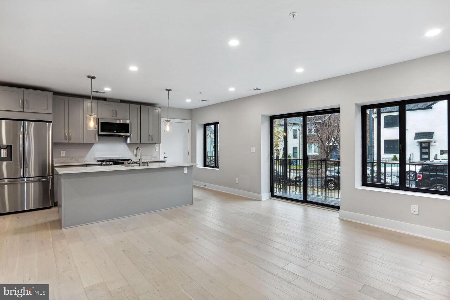 1121 Penn St NE #2