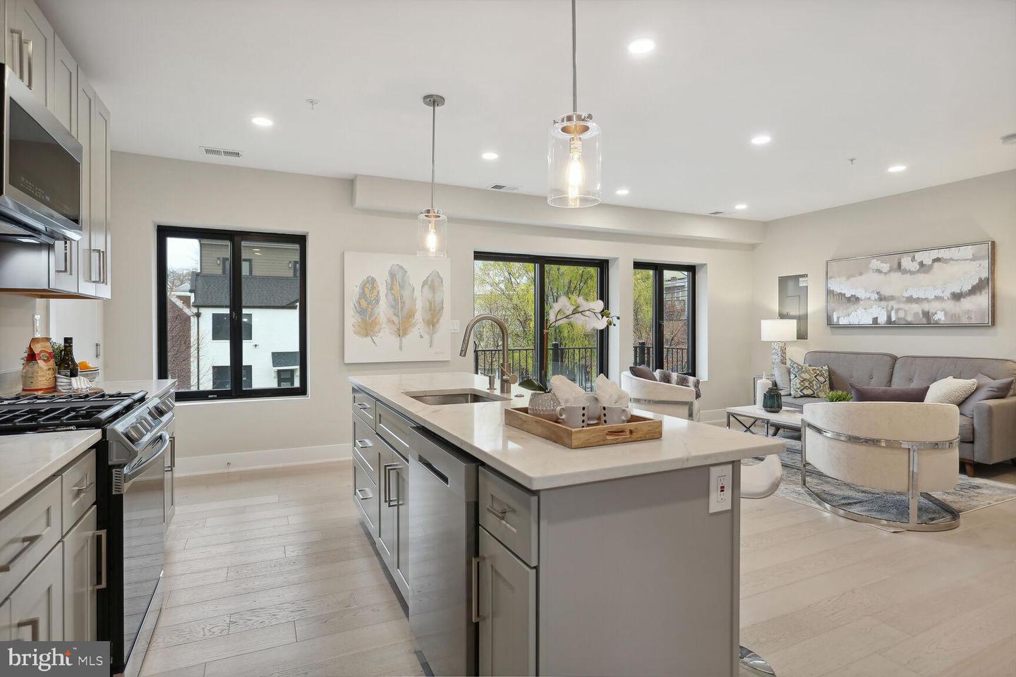 1121 Penn St NE #2